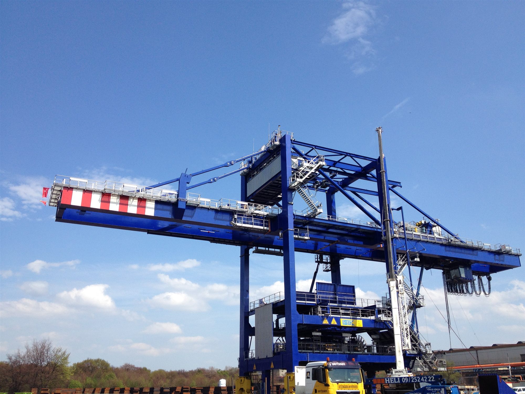 Grab ship unloader
